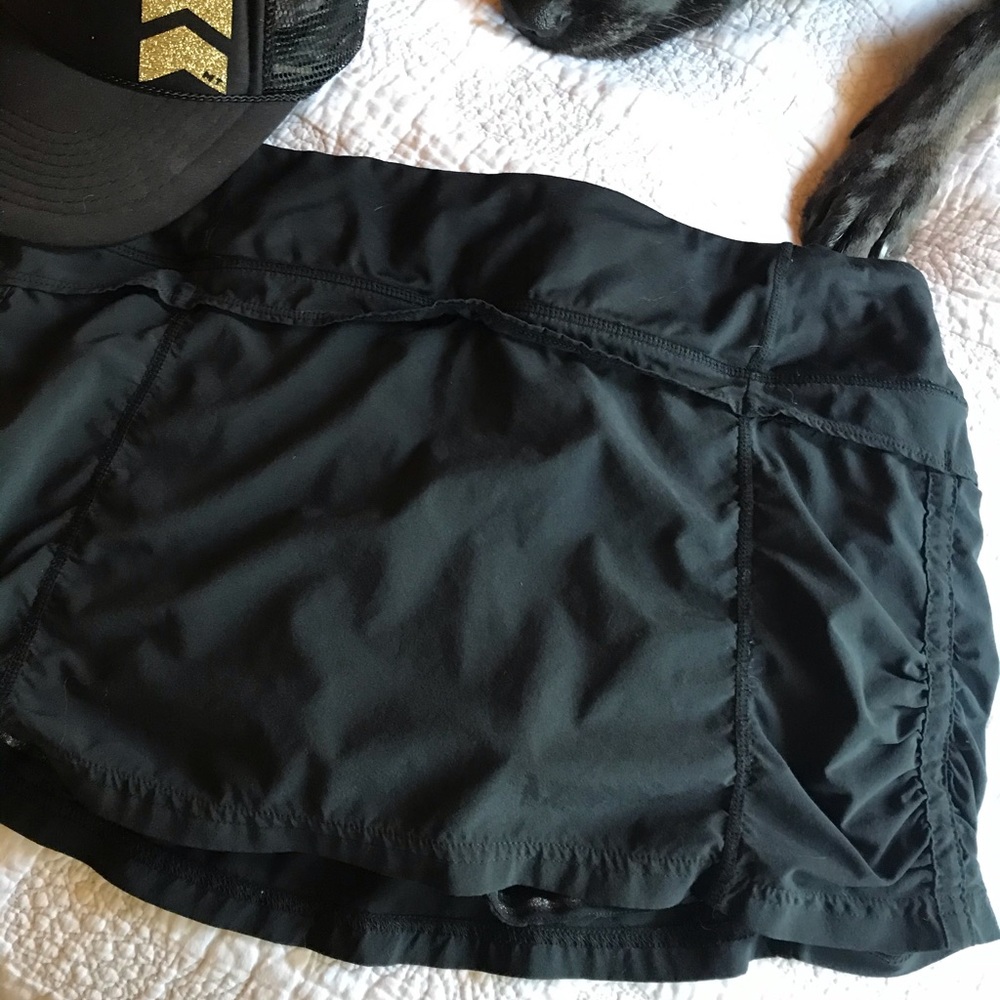 Lululemon black skort sz 8